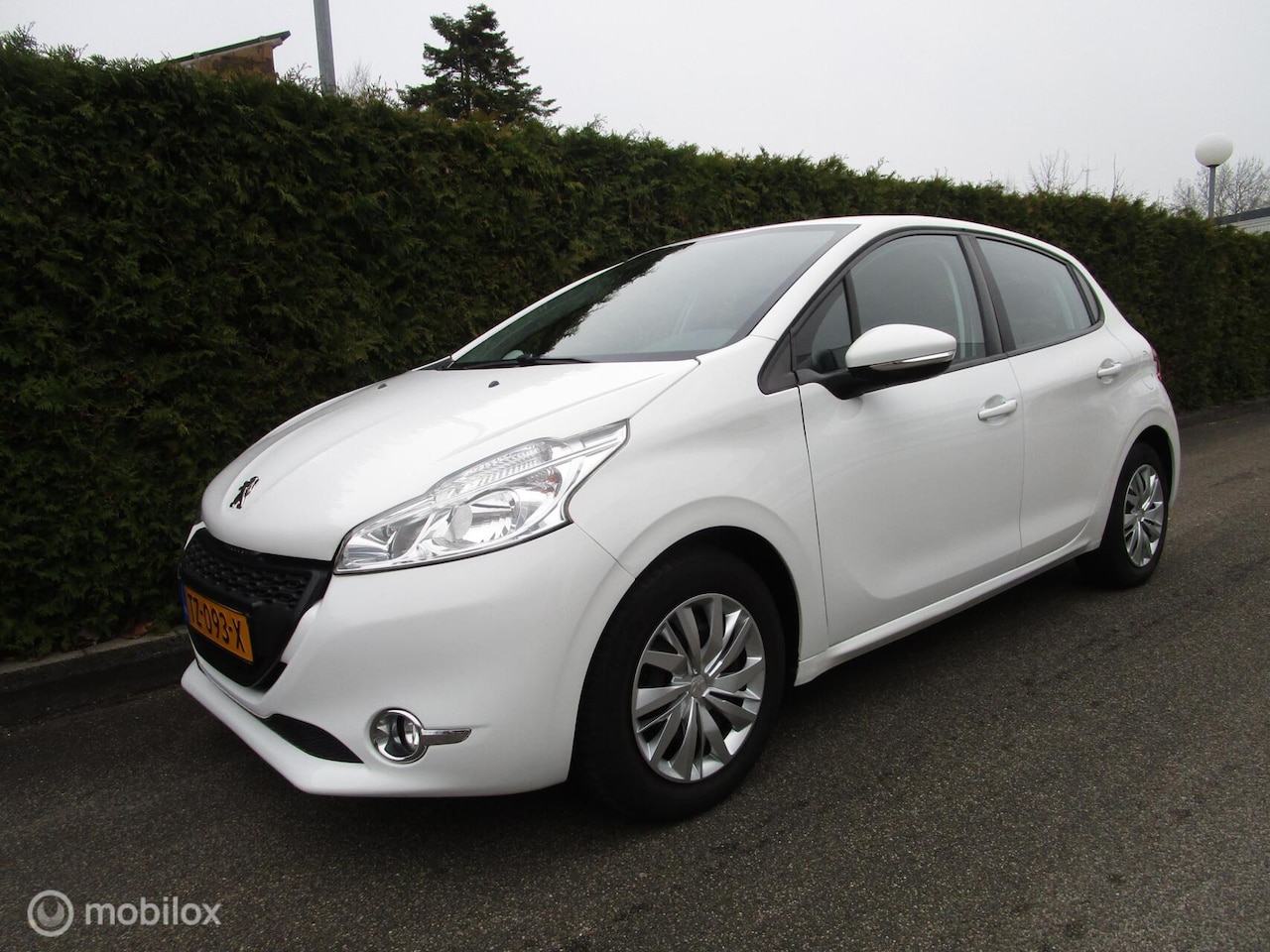 Peugeot 208 - 1.2 VTi ACTIVE - NAVIGATIE - 102.000 KM - AutoWereld.nl