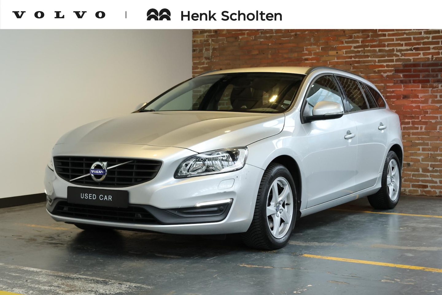 Volvo V60 - T3 Polar+ | 100% dealeronderhouden | Stoel-/ stuurwielverwarming | Verwarmde achterbank | - AutoWereld.nl