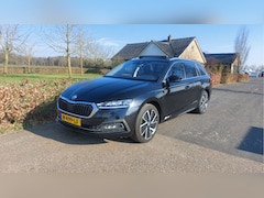 Skoda Octavia Combi - 1.4 TSI iV PHEV Business Edition CLIMA/NAVI/PANO/LED BJ 2021
