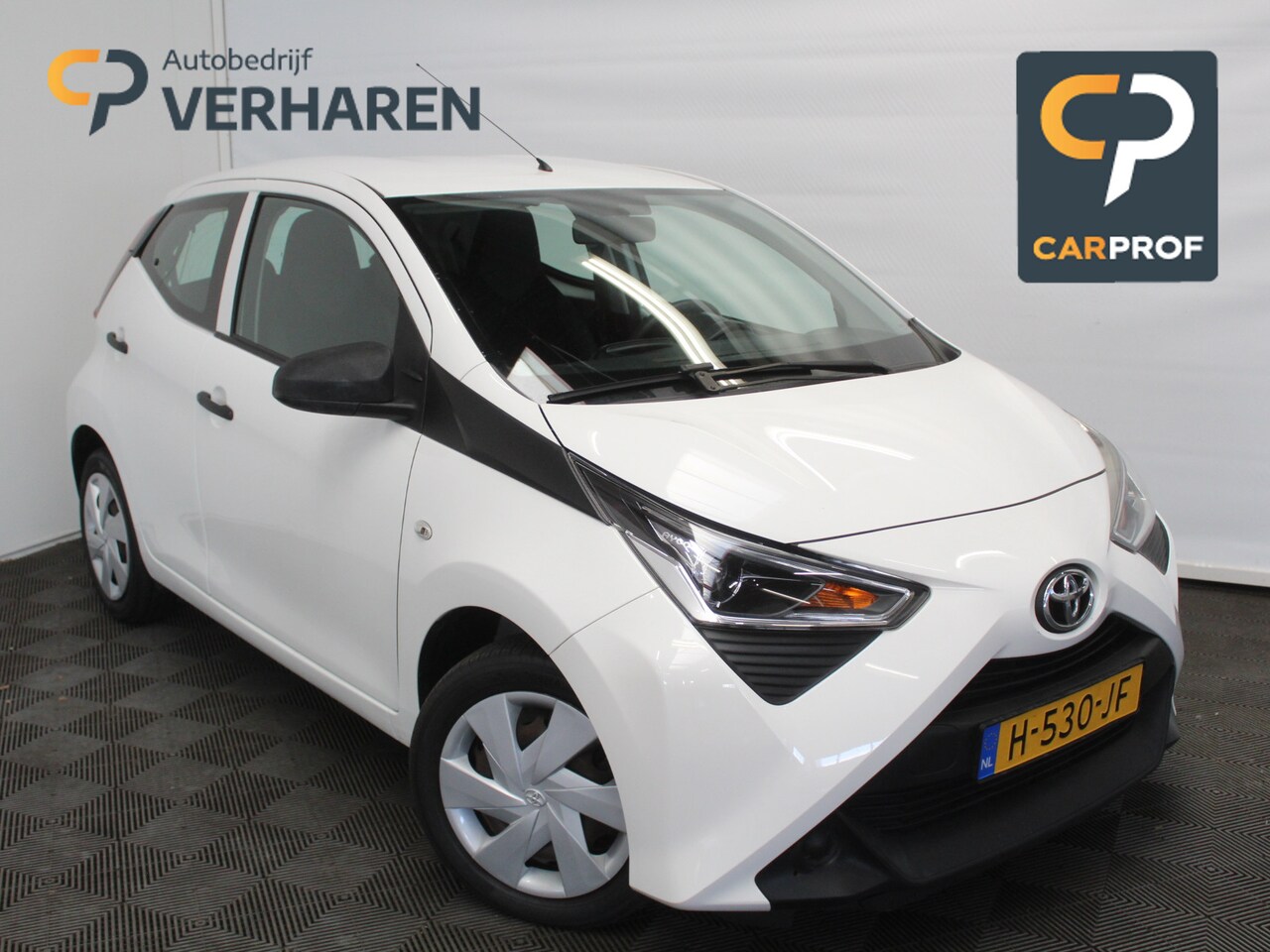 Toyota Aygo - 1.0 VVT-i x-fun AIRCO | BT | LED | CV | LED - AutoWereld.nl