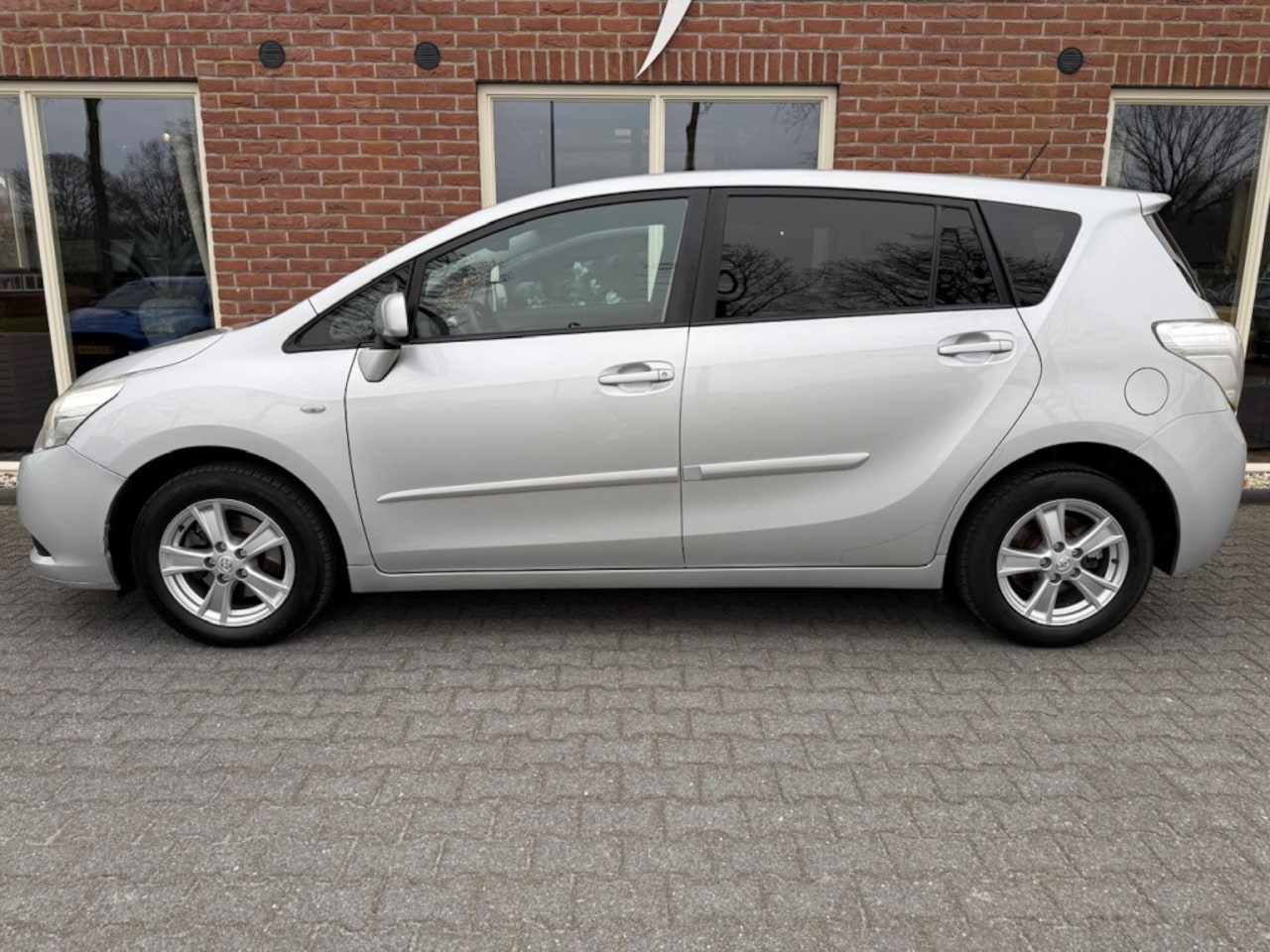 Toyota Verso - 1.6 VVT-i Dynamic NIEUWE APK / RIJDT GOED / TREKHAAK / STOELVERW - AutoWereld.nl