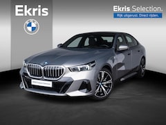 BMW 5-serie - Sedan 530e | M Sportpakket | Glazen Panoramadak | Stuur- en stoelverwarming | Trekhaak Ele