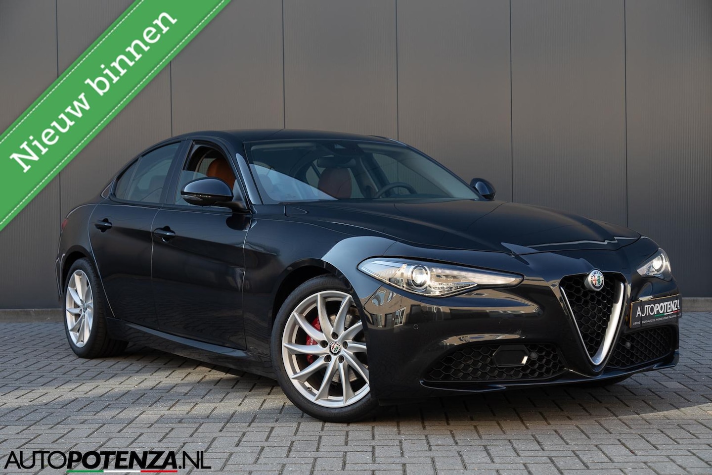 Alfa Romeo Giulia - 2.0T Super 300PK 18" DAB Veloce Int ori NL - AutoWereld.nl