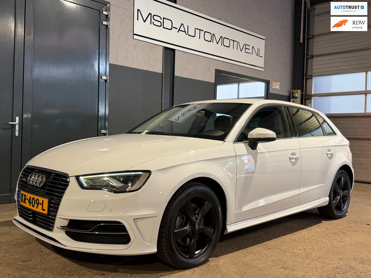 Audi A3 Sportback - 1.4 e-tron PHEV Ambition Pro Line plus Trekhaak - AutoWereld.nl