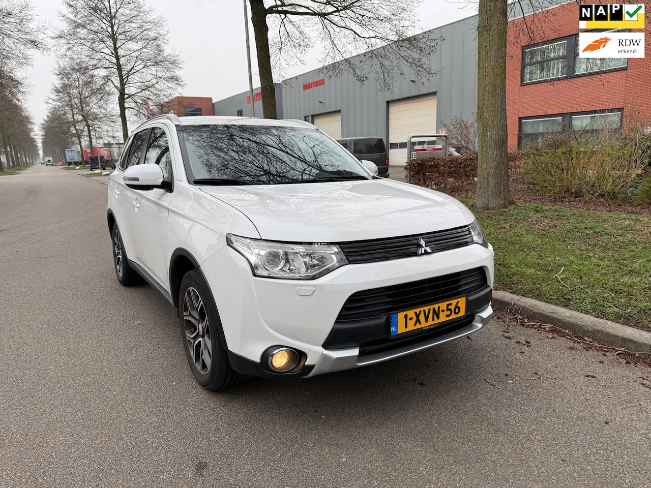 Mitsubishi Outlander - 2.0 PHEV Instyle X-Line apk 04-2027 - AutoWereld.nl