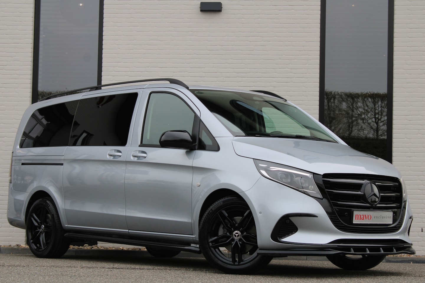 Mercedes-Benz Vito - 119 CDI / Aut / Lang / DC / 2x Schuifdeur / Leer / Led / Camera / Vol Opties / NIEUWSTAAT - AutoWereld.nl