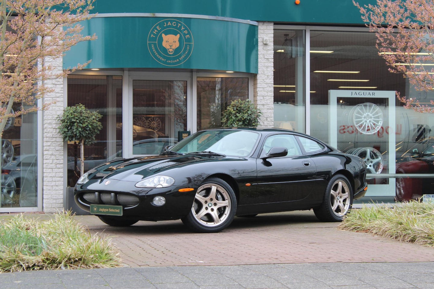 Jaguar XKR - 4.0 V8 Coupé 4.0 V8 Coupé - AutoWereld.nl