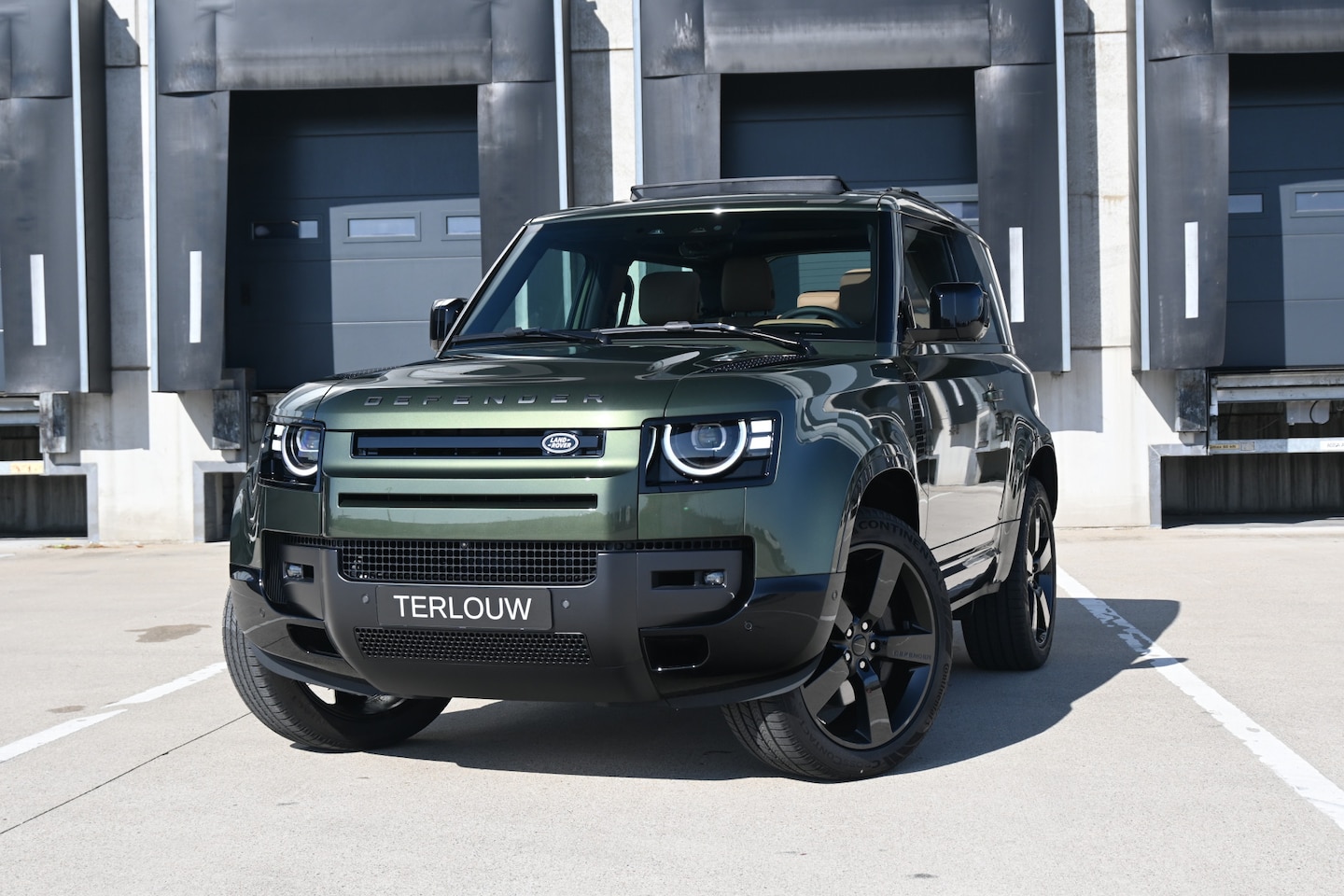 Land Rover Defender 90 - 5.0 P425 90 X-Dynamic HSE 5.0 P425 90 X-Dynamic HSE - AutoWereld.nl