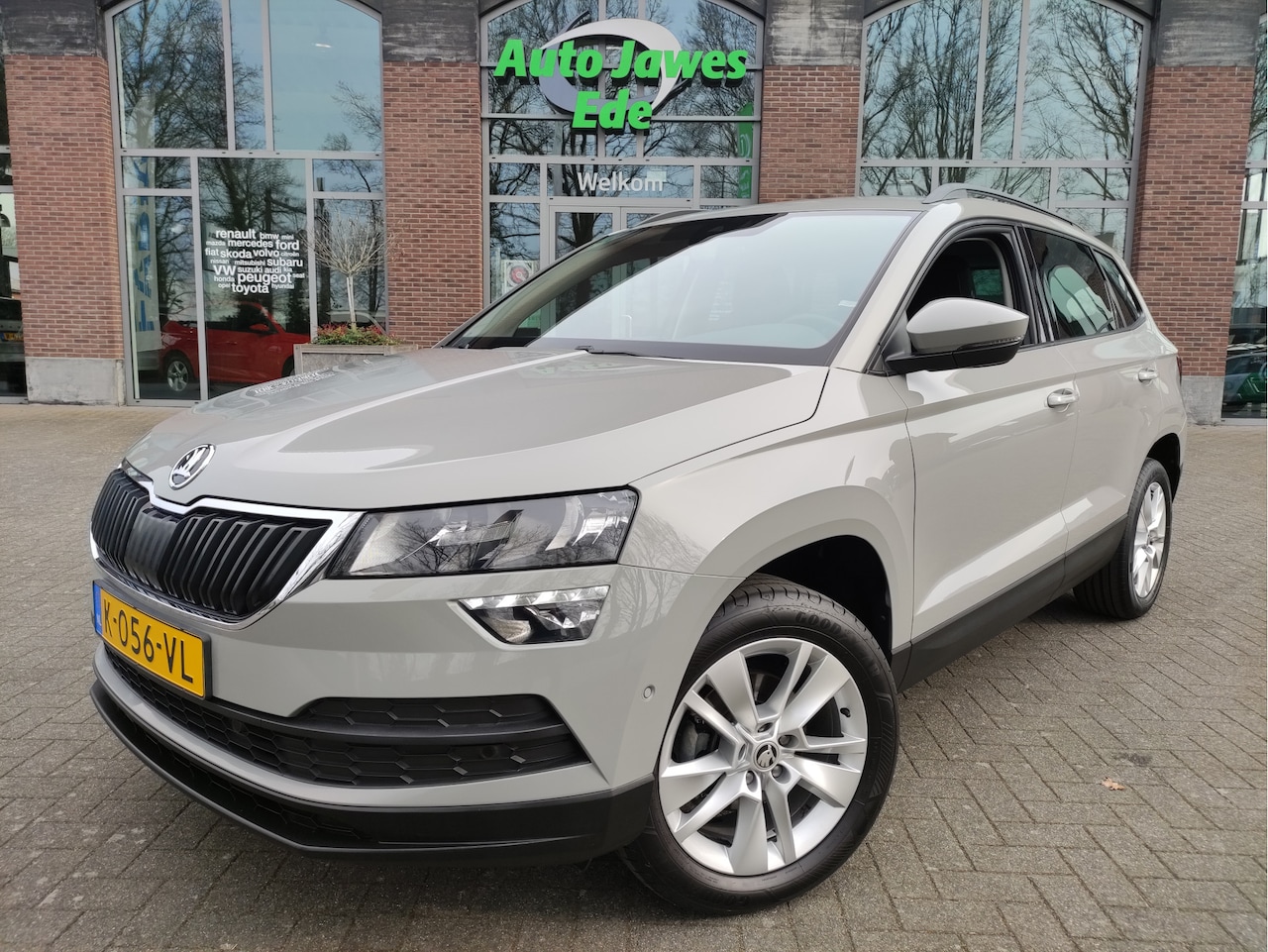 Skoda Karoq - 1.5 TSI DSG ACT Business Edition Wegklapbare trekhaak - Dodehoek detectie - Stoel+Voorruit - AutoWereld.nl