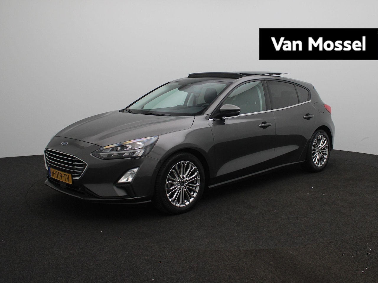 Ford Focus - 1.0 EcoBoost Titanium Business | Panoramadak | Winter Pakket | Camera | Carplay | Led Verl - AutoWereld.nl