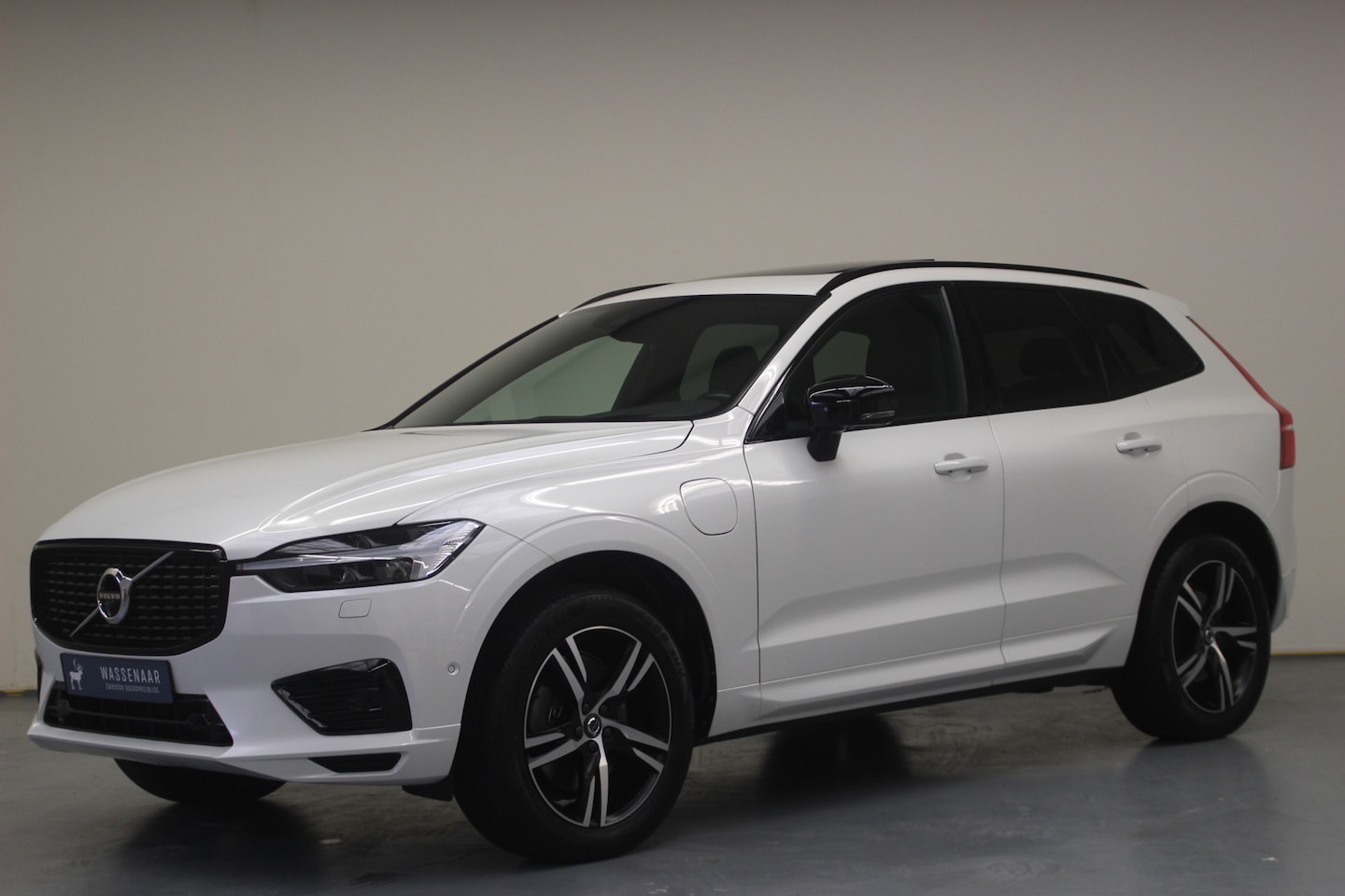 Volvo XC60 - Recharge T6 AWD R-Design | Rijklaarprijs | Trekhaak | Pano dak | - AutoWereld.nl