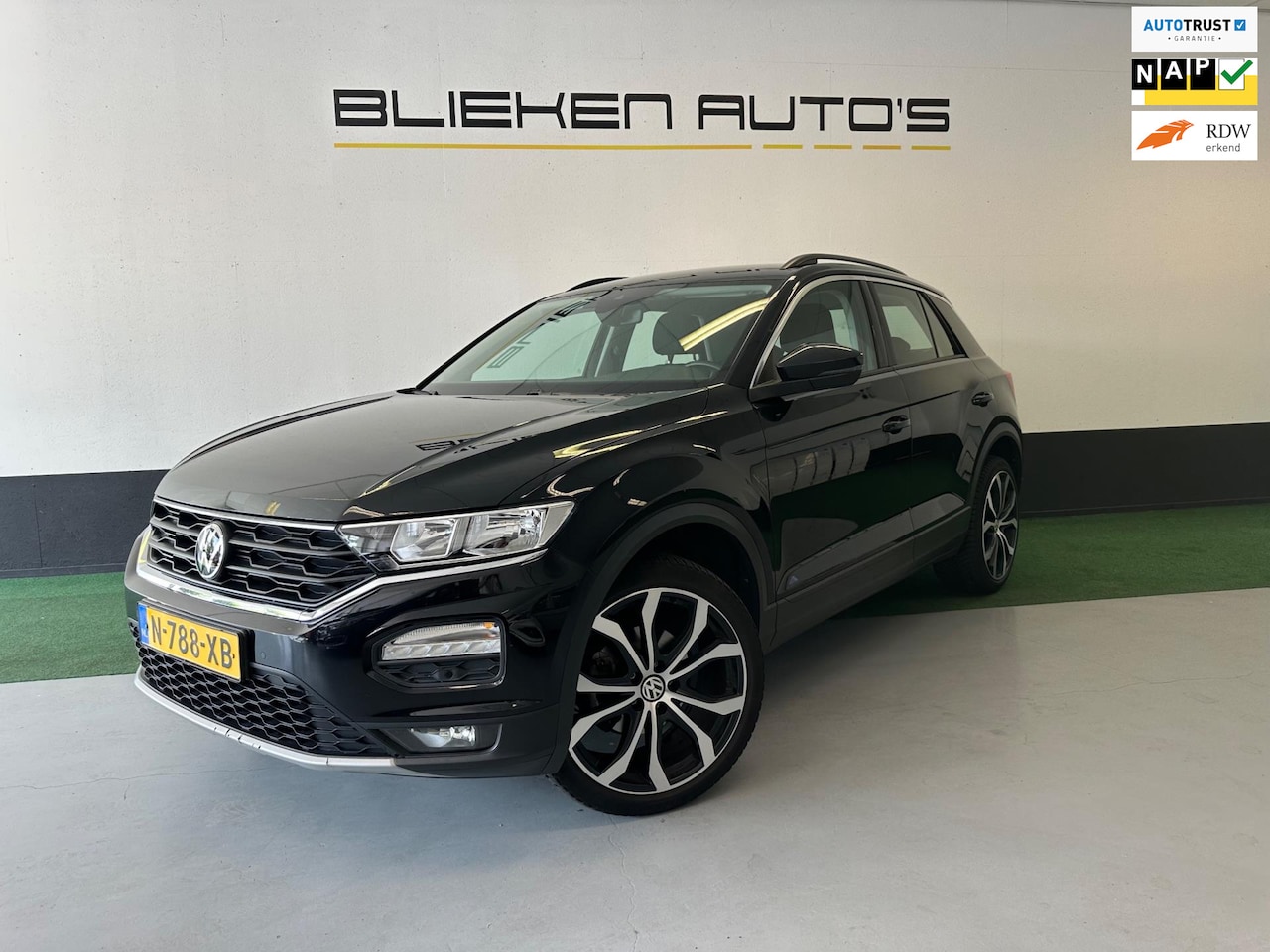 Volkswagen T-Roc - 1.0 TSI Style Camera|NAP|NAVI - AutoWereld.nl