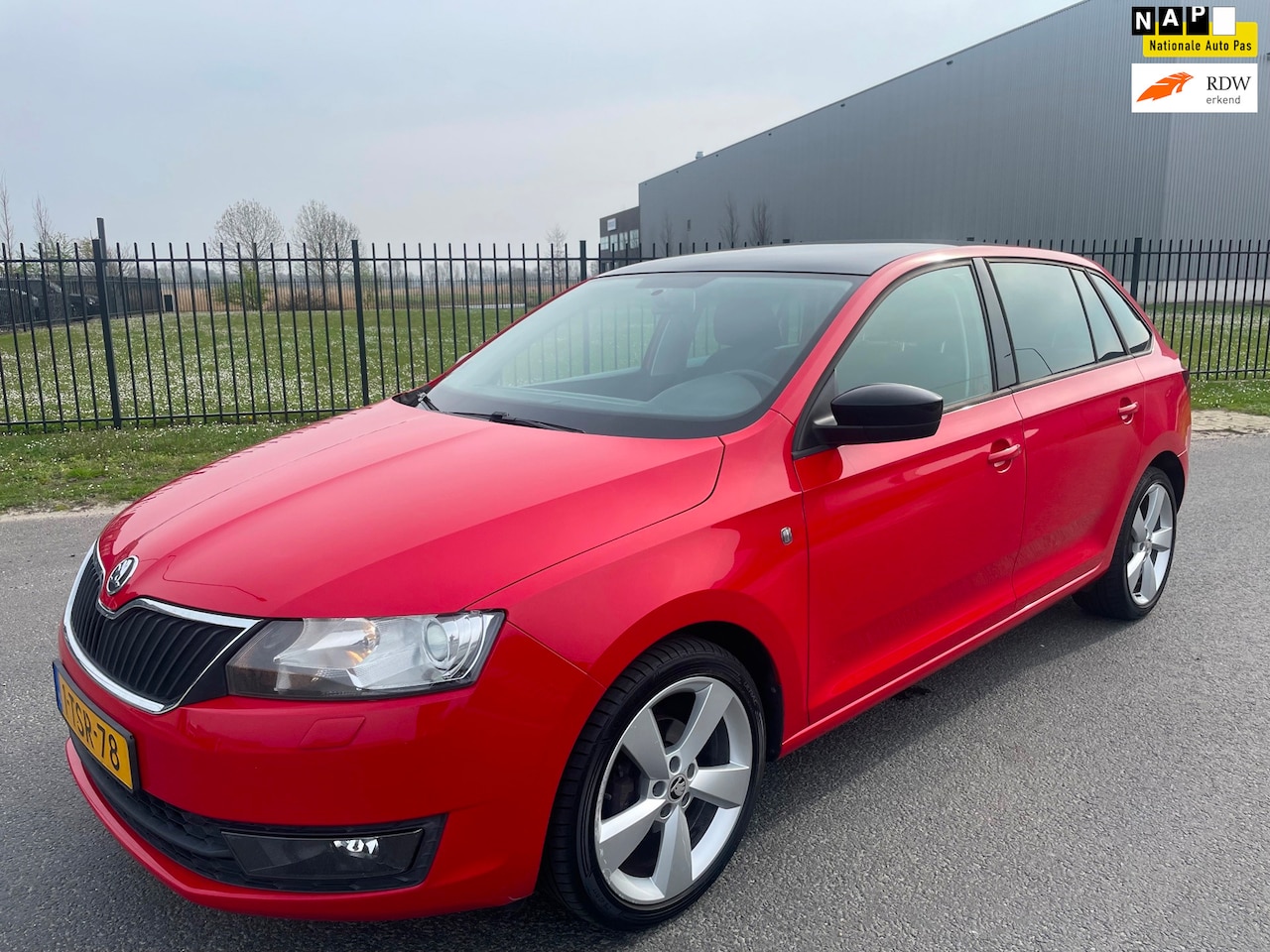 Skoda Rapid Spaceback - 1.2 TSI Businessline Pro|Clima|Cruise|Navi|Pano|Stoelverw|Xenon - AutoWereld.nl