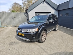 Mitsubishi Outlander - 2.4 Instyle, Airco, 7 persoons, Four wheel drive, Schuif kanteldak, Trekhaak, lpg