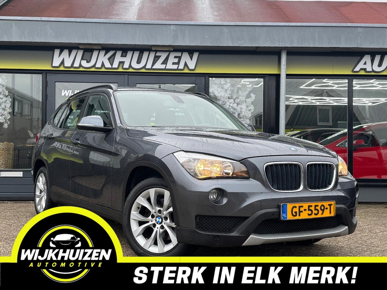 BMW X1 - SDrive18i Executive Automaat met Climate !!! Leder !!! Carplay !!! Unieke km stand !!! - AutoWereld.nl