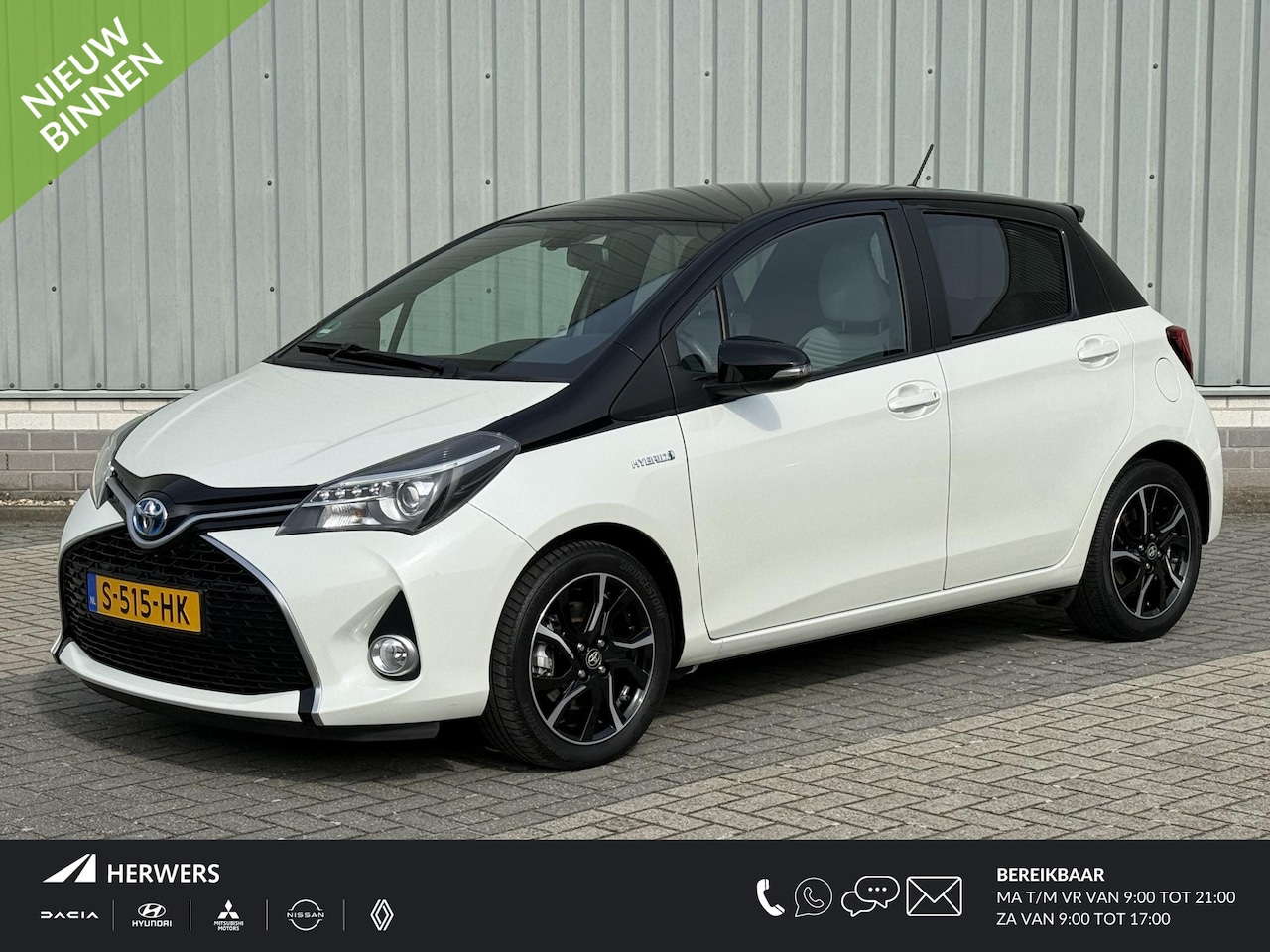 Toyota Yaris - 1.5 Hybrid Dynamic Bi-Tone / Dealer Onderhouden / Fabrieksgarantie t/m 07-2027 / Navigatie - AutoWereld.nl