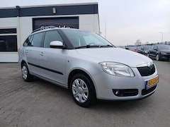 Skoda Fabia Combi - 1.4-16V Dealer onderhouden/Airco/Apk 11-'26