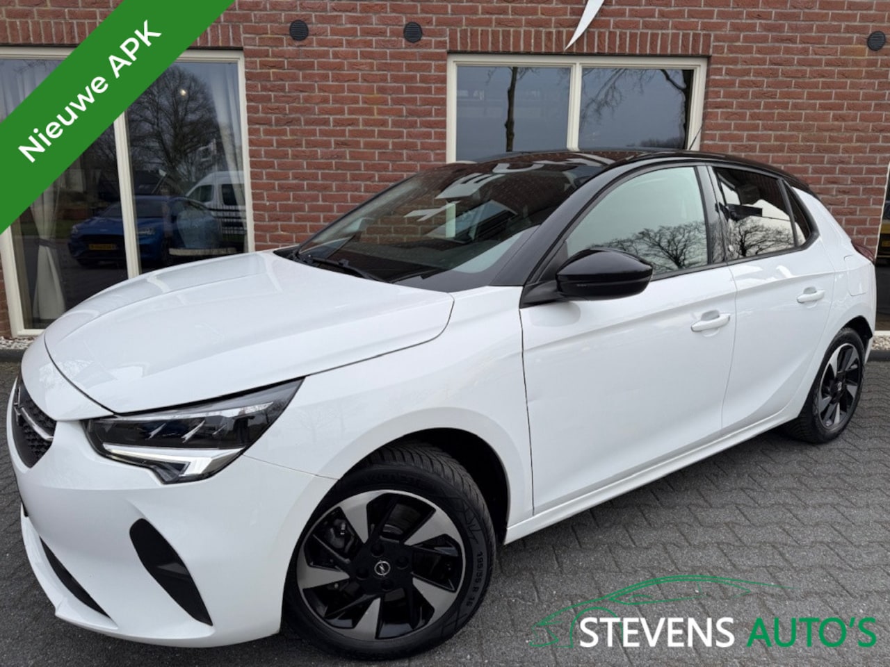 Opel Corsa-e - Business Ed 50kWh FASE 3 / STOEL&STUUR VERW. / LMV / CLIMA / NAV - AutoWereld.nl