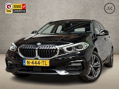 BMW 1-serie - 118i Sportline Automaat (APPLE CARPLAY, DEALER ONDERHOUDEN, GROOT NAVI, LEDER, CAMERA, STO