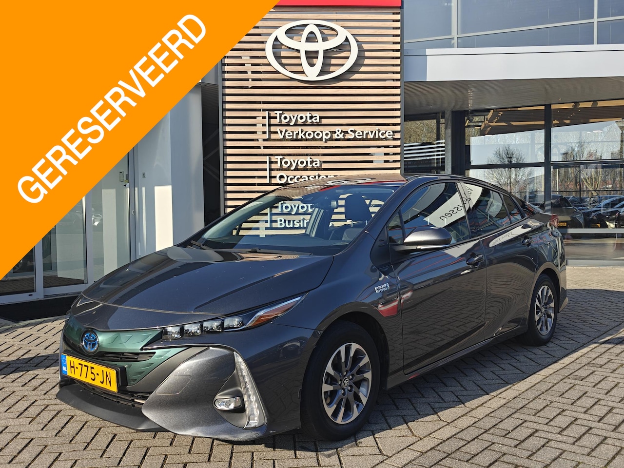 Toyota Prius - PLUG-IN 1.8 Dynamic STOELVERW CAMERA NAVI LM-VELGEN KEYLESS AD-CRUISE BLUETOOTH - AutoWereld.nl