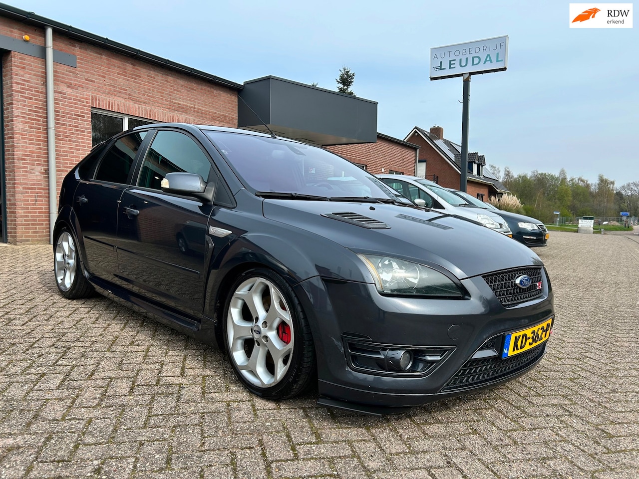 Ford Focus - 2.5-20V ST // Uniek // Nieuwe APK !! - AutoWereld.nl