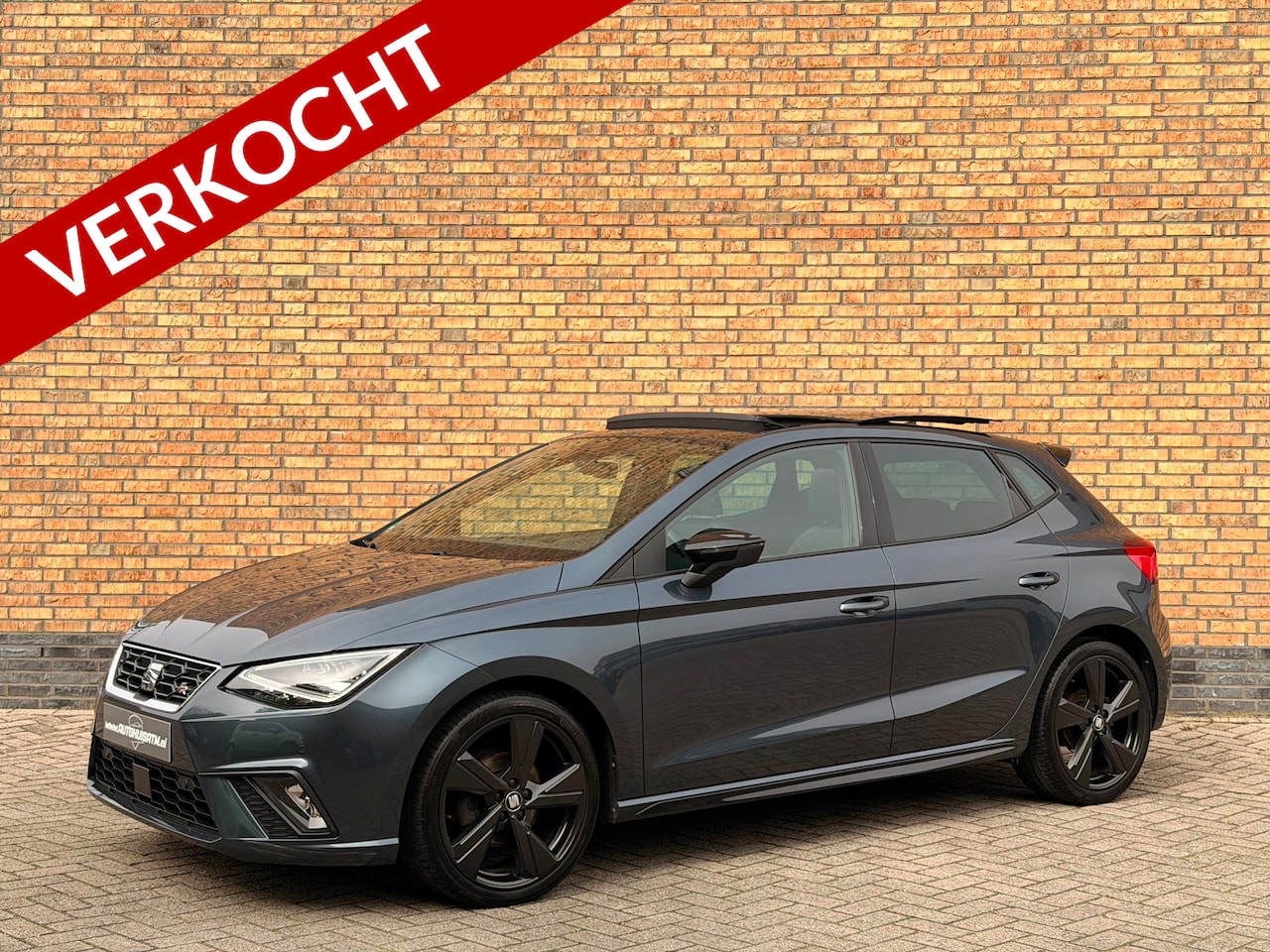 SEAT Ibiza - 1.0 TSI FR Black Edition Pano Acc Beats Led Cam Stoelvw Alca Climatr - AutoWereld.nl