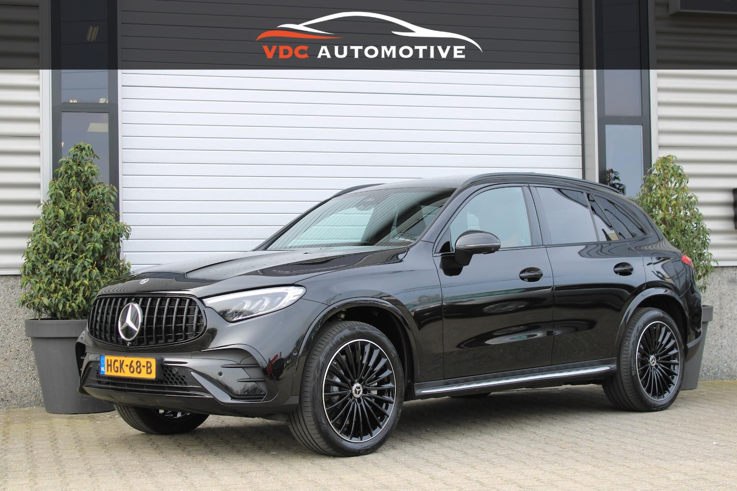 Mercedes-Benz GLC-klasse - 300e 4M AMG Pano | Memory | Bruin Leder | 360 Camera | Trekhaak | Distronic | Night | 20” - AutoWereld.nl