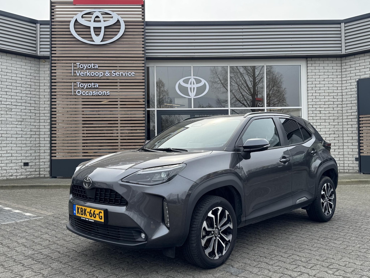 Toyota Yaris Cross - HYBRID 115 FIRST EDITION STOEL/STUURVERW APPLE/ANDROID NAVI CLIMA AD-CRUISE 17” LM-VELGEN - AutoWereld.nl