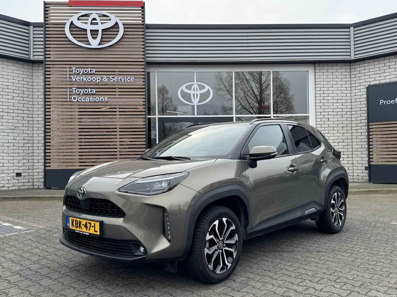 Toyota Yaris Cross - HYBRID 115 FIRST EDITION STOEL/STUURVERW APPLE/ANDROID NAVI CLIMA AD-CRUISE 17” LM-VELGEN - AutoWereld.nl