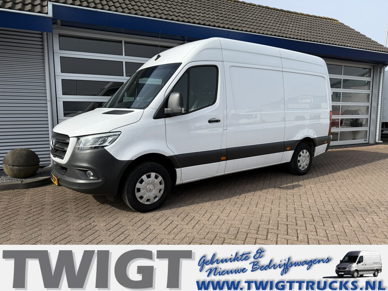 Mercedes-Benz Sprinter - 315 1.9 CDI L2H2 Automaat/10"MBUX - AutoWereld.nl
