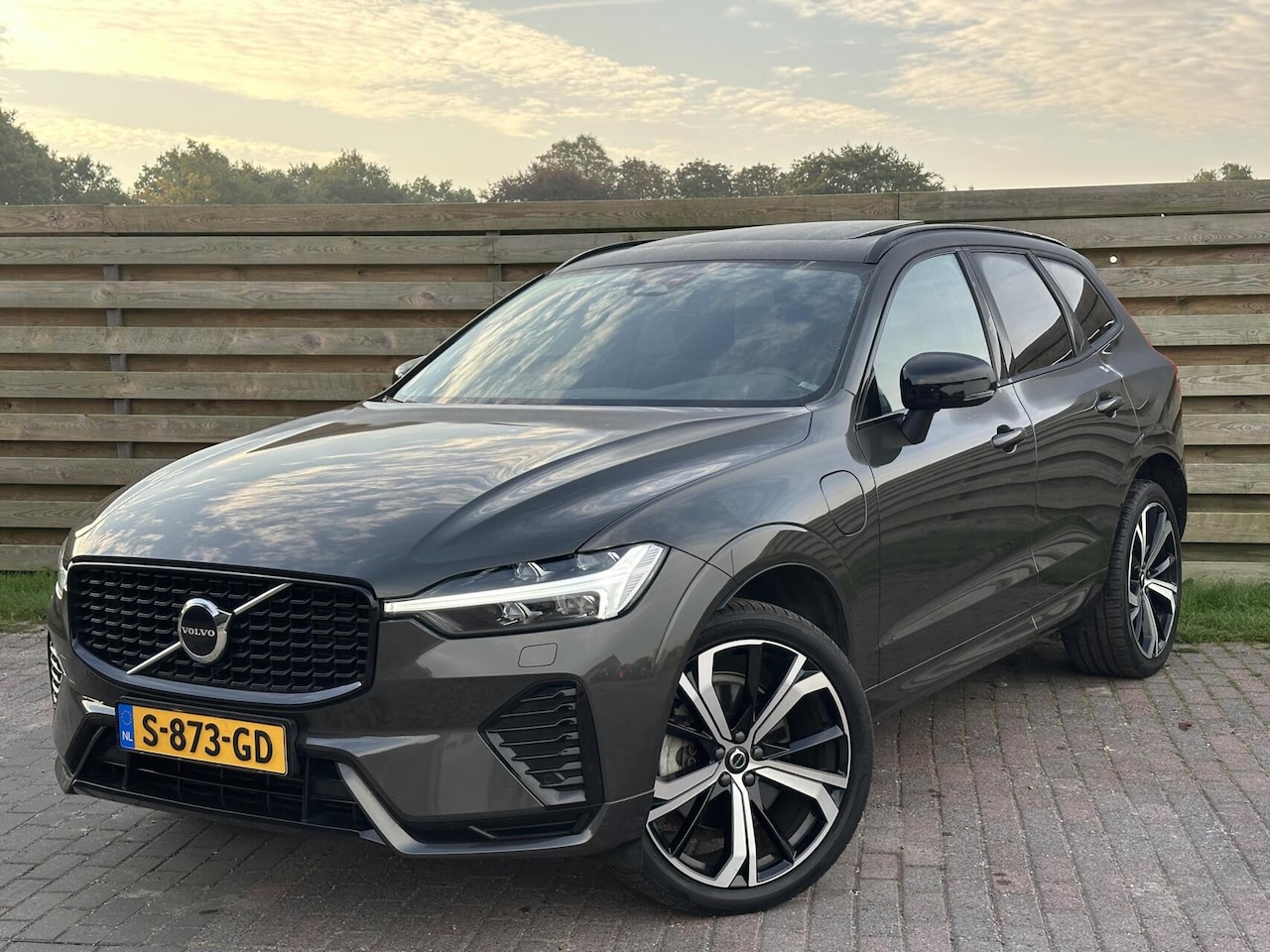 Volvo XC60 - 2.0 T6 Plug-in hybrid AWD Long Range - AutoWereld.nl