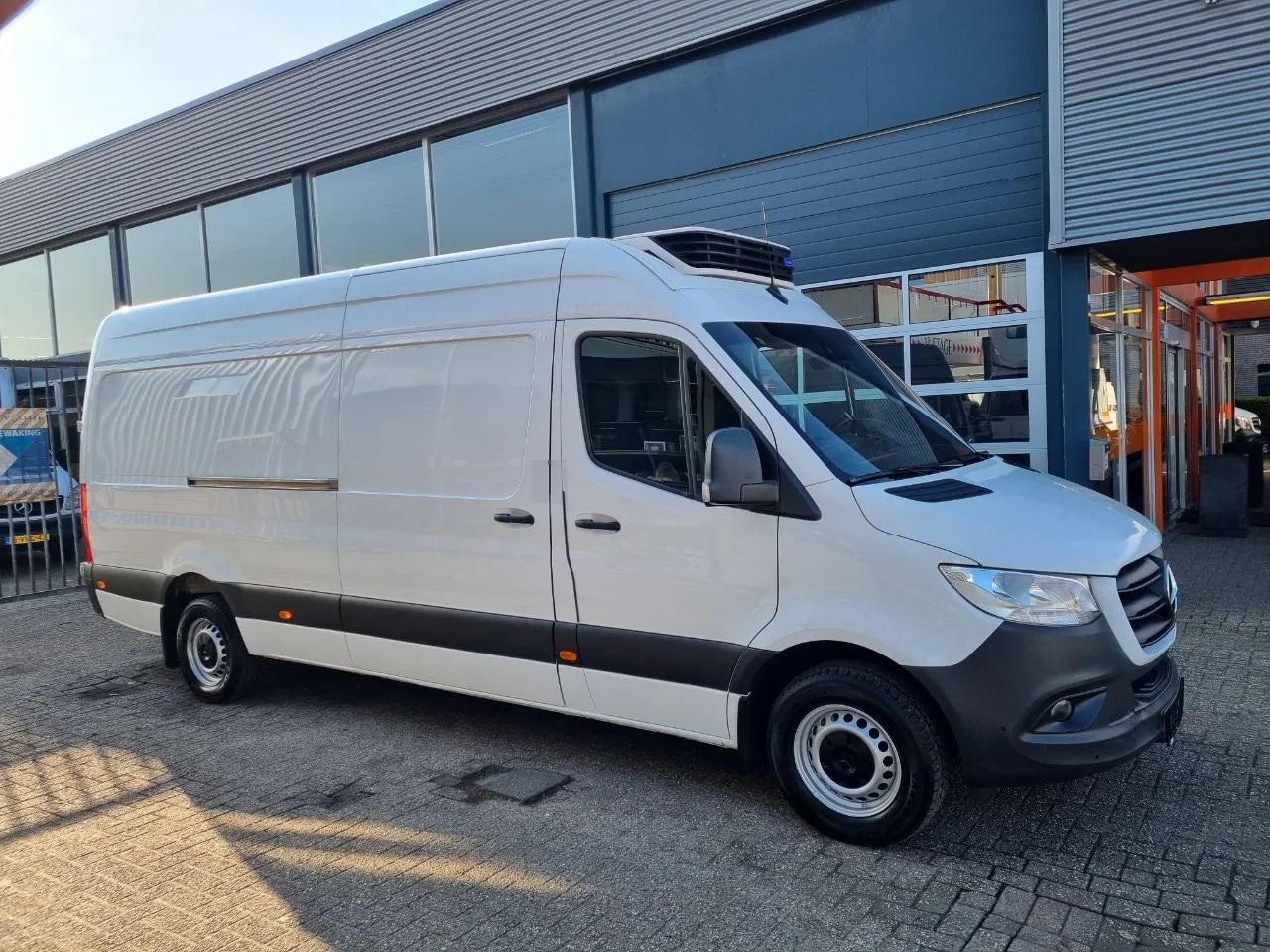 Mercedes-Benz Sprinter - 316 CDI Maxi Koelwagen Xarios 350 MT Bitemp +20C / -20C - AutoWereld.nl