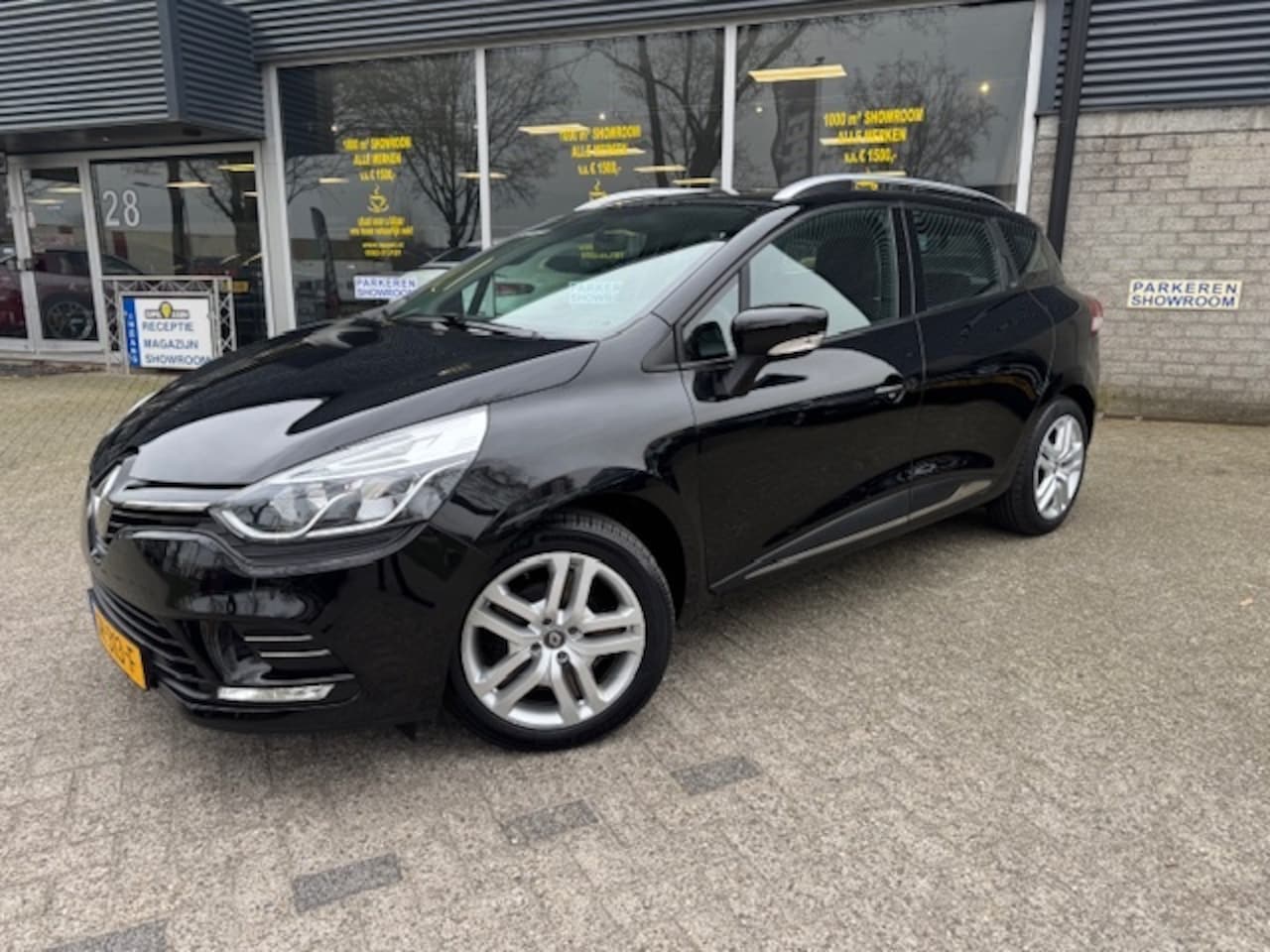 Renault Clio - 0.9 TCe Zen R link/Stoelverwarming/PDC/NAV - AutoWereld.nl