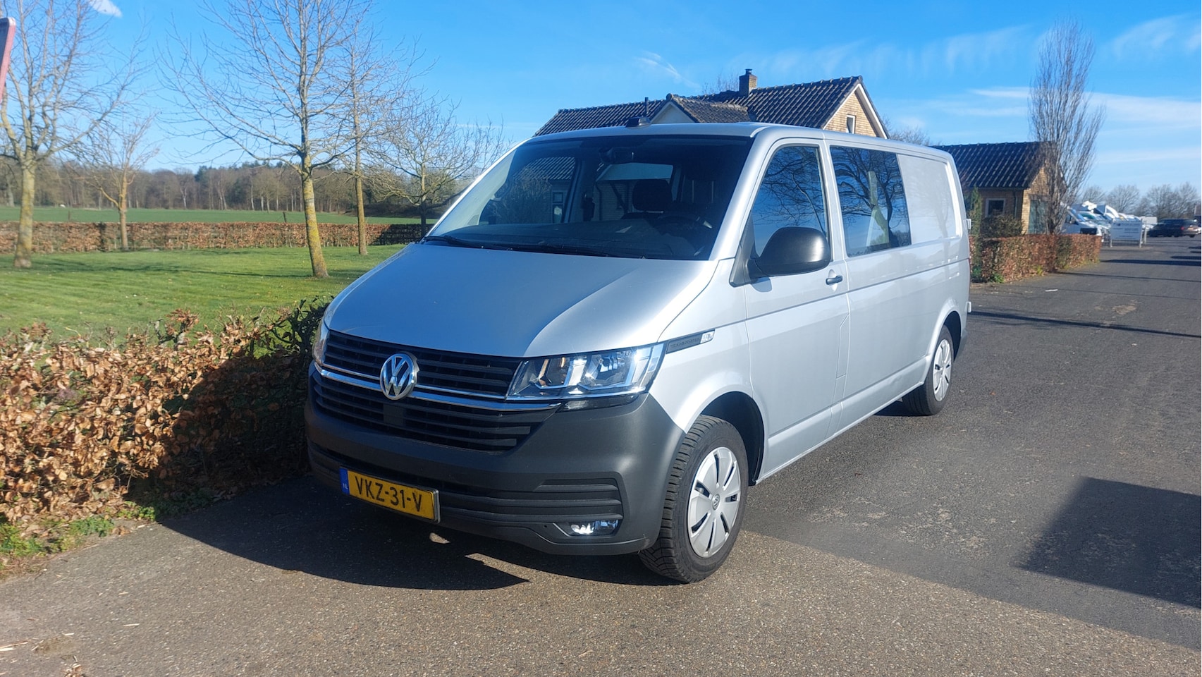 Volkswagen Transporter - 2.0 TDI L2H1 30 DC AIRCO/CARPLAY BJ 2021 - AutoWereld.nl