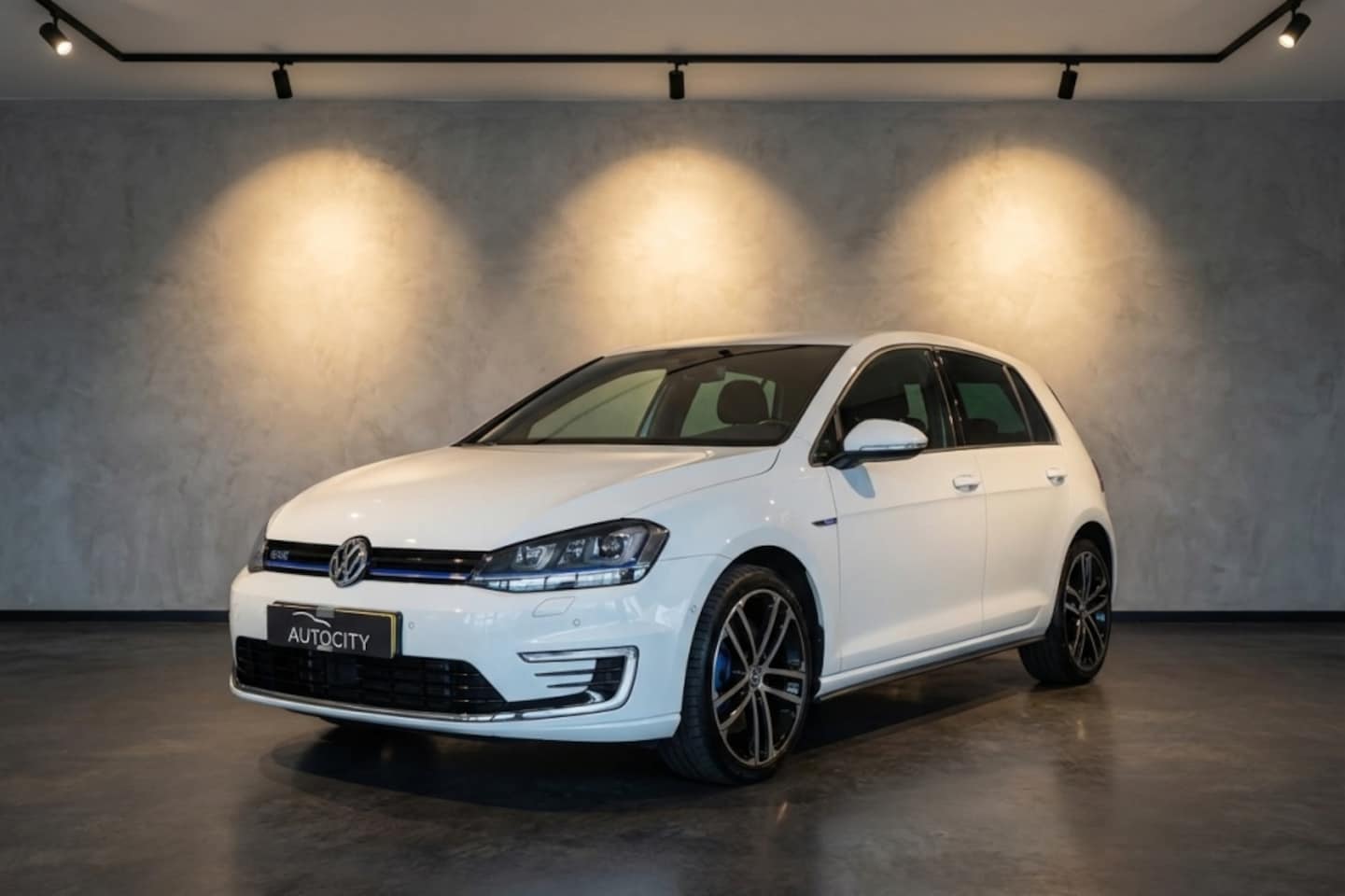 Volkswagen Golf - VII 1.4 TSI GTE Camera l Keyless l Adaptive - AutoWereld.nl