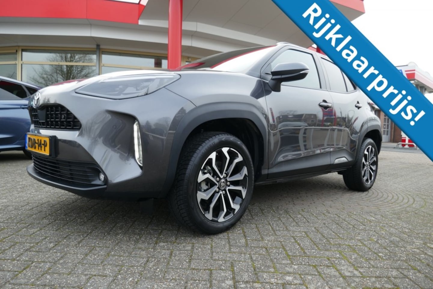 Toyota Yaris - 1.5 HYBRID 115 FIRST  CAMERA/PARKEERHULP V+A/LED/WINTERPAKKET - AutoWereld.nl