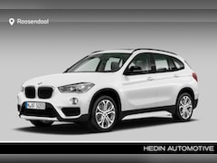 BMW X1 - sDrive18i High Executive | Head up | Trekhaak | Panoramadak | Sportstoelen |