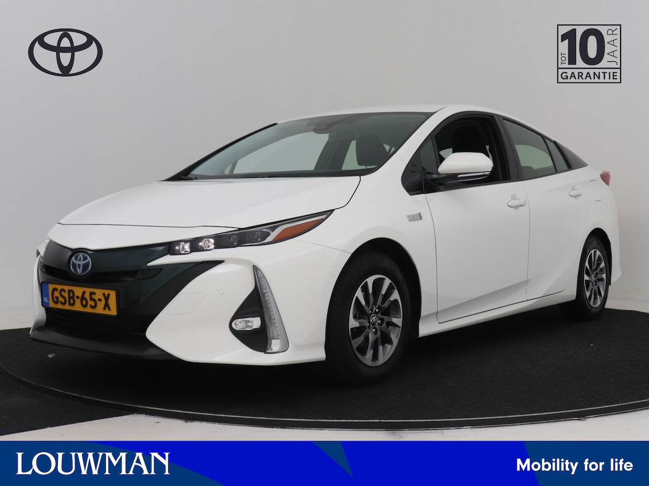 Toyota Prius - 1.8 Plug-in Hybrid Dynamic Limited | Head up Display | Navigatie | Stoelverwarming | Cruis - AutoWereld.nl