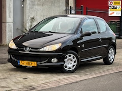 Peugeot 206 - 1.4 | APK 12-2026 | Airco | Cruise Control | Trekhaak | Elek. Pakket |