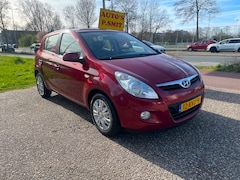 Hyundai i20 - 1.4i DynamicVersion AIRCO