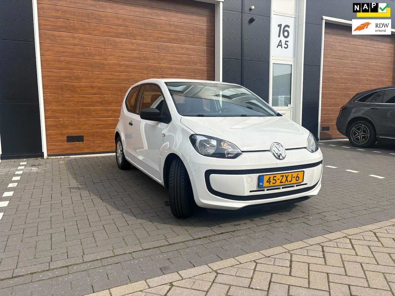 Volkswagen Up! - 1.0 take up! BlueMotion 1.0 take up! BlueMotion - AutoWereld.nl