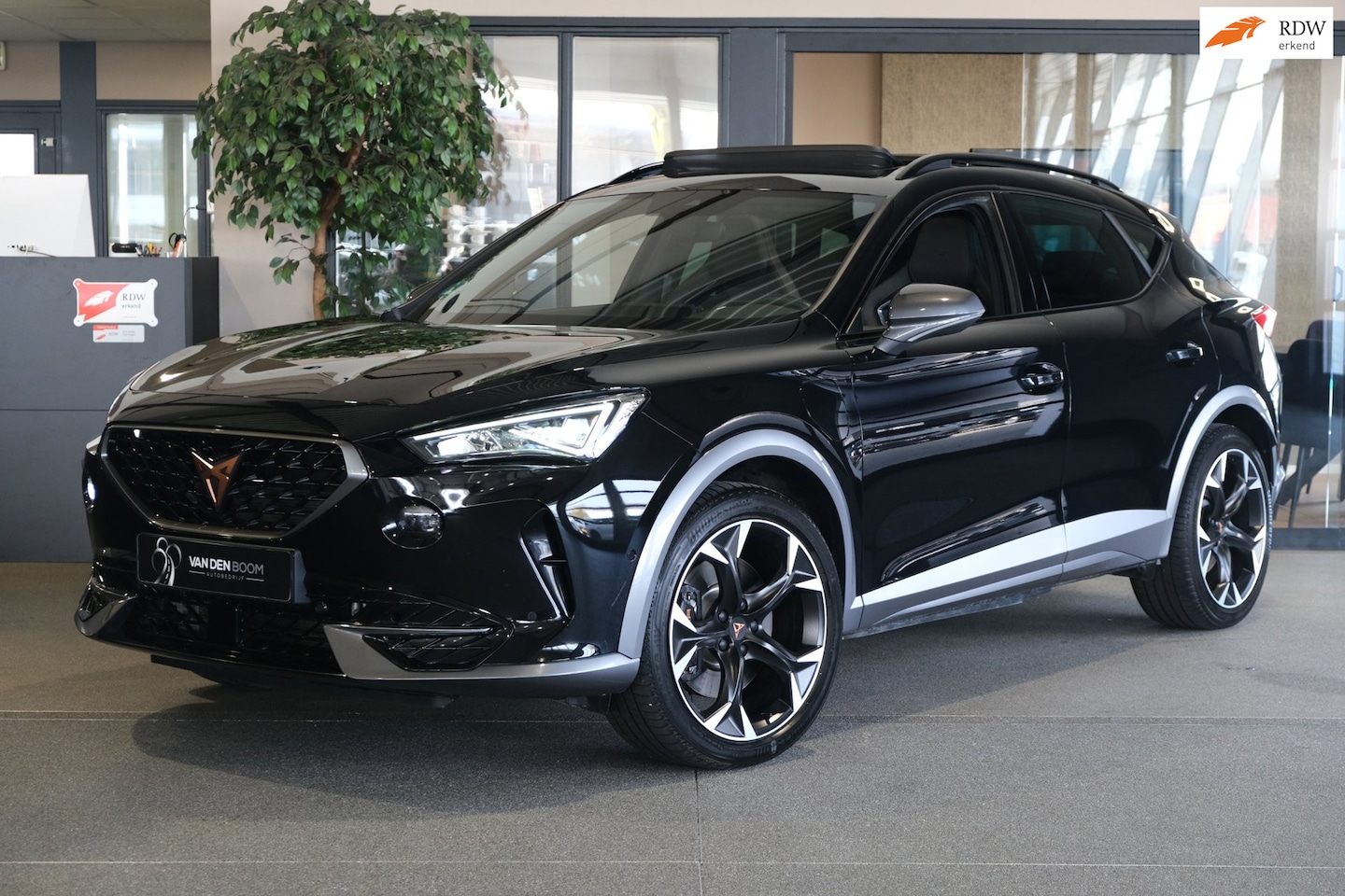 CUPRA Formentor - 1.4 e-Hybrid VZ Copper 245PK Kuipstoel Pano Trekhaak Led - AutoWereld.nl