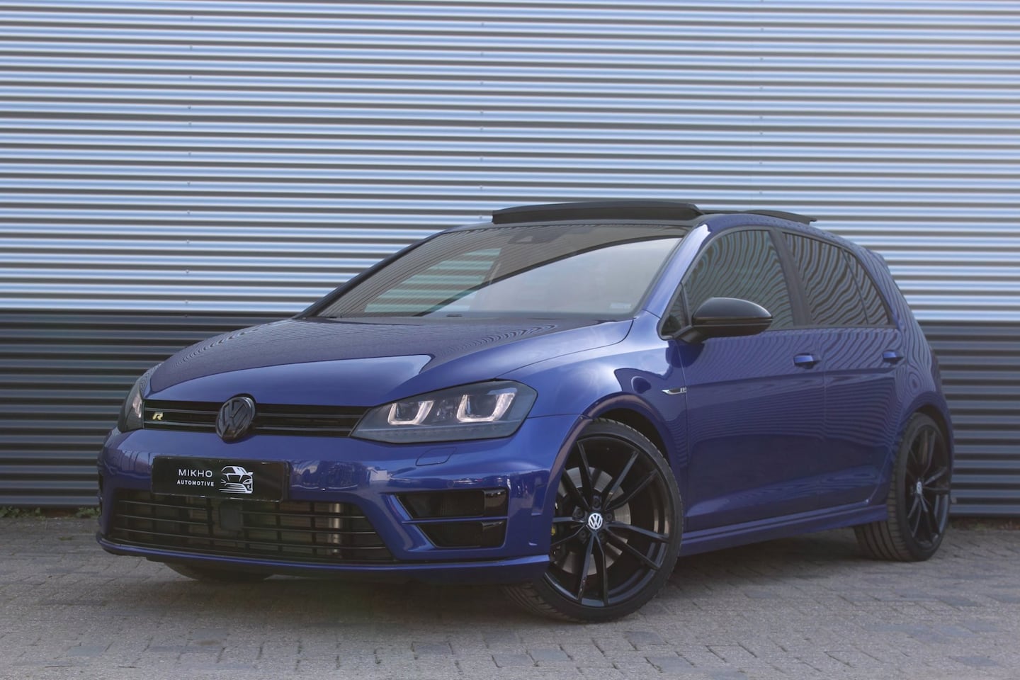 Volkswagen Golf - 2.0 TSI R 4Motion | Panoramadak | Dynaudio | Camera | Keyless | Elektrische stoelverstelli - AutoWereld.nl