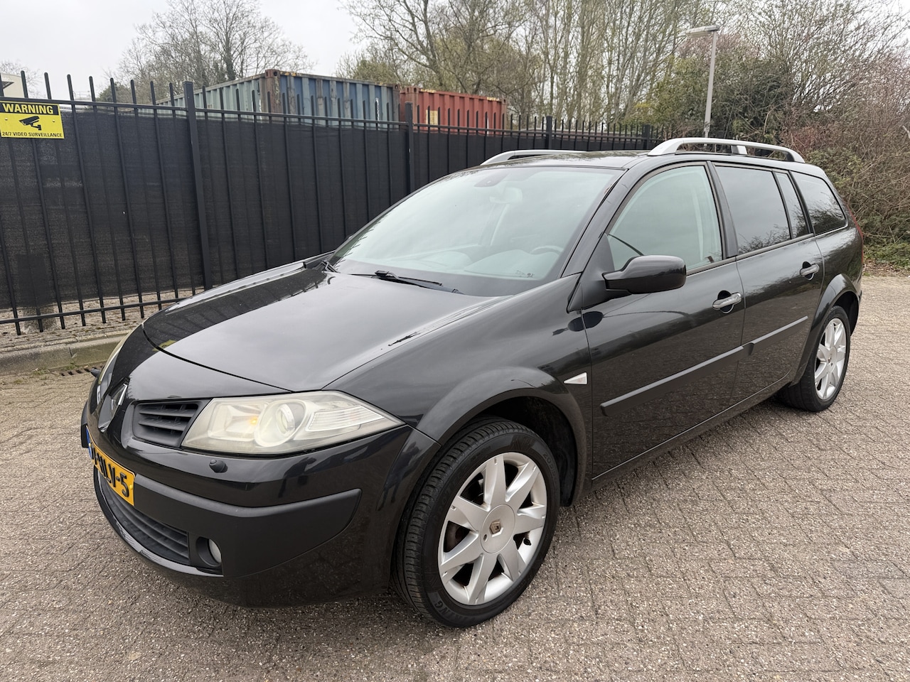 Renault Mégane Grand Tour - 2.0-16V Tech Line Clima/Cruise/PDC/Trekhaak - AutoWereld.nl