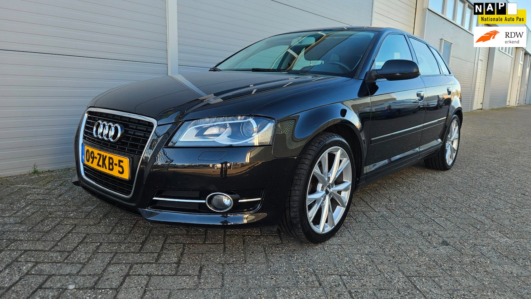 Audi A3 Sportback - 1.2 TFSI Attraction Advance | Automaat | Trekhaak | APK 03-2027 - AutoWereld.nl