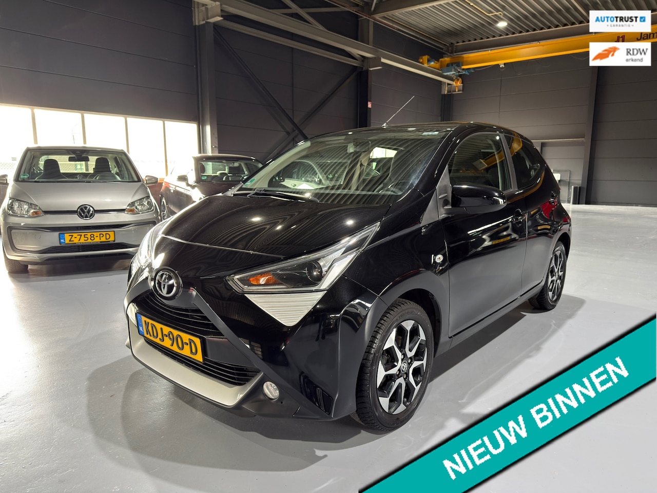 Toyota Aygo - 1.0 VVT-i x Dealer onderhouden | CarPlay | Camera - AutoWereld.nl