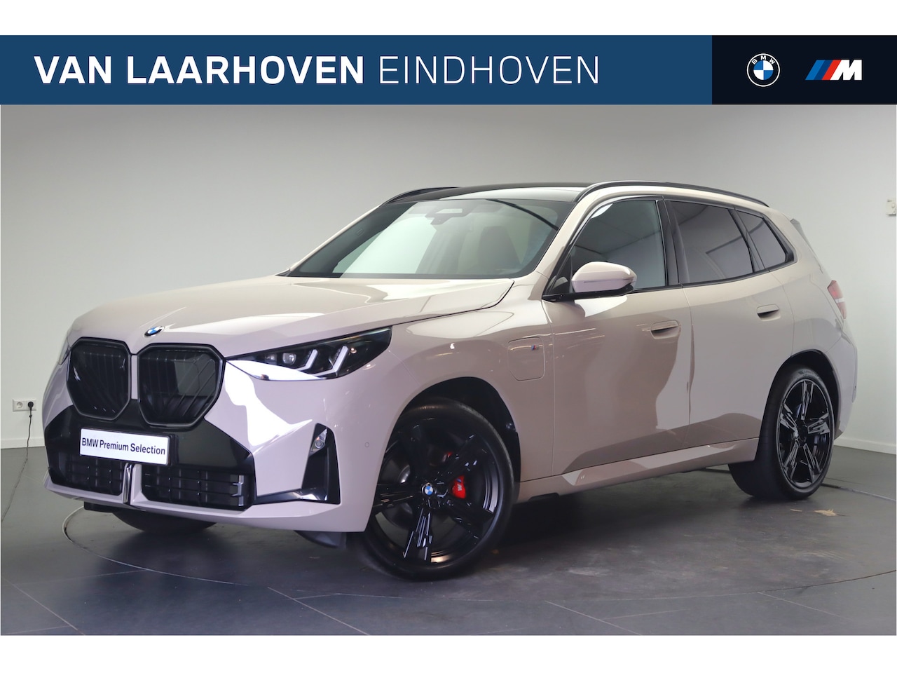 BMW X3 - 30e xDrive M Sport Automaat / Panoramadak / Trekhaak / Sportstoelen / Adaptieve LED / Stoe - AutoWereld.nl
