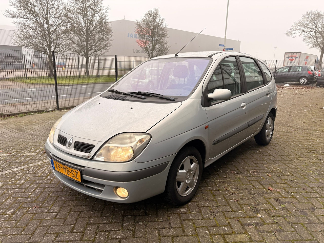 Renault Scénic - 1.8-16V Airco APK 04-2027 - AutoWereld.nl