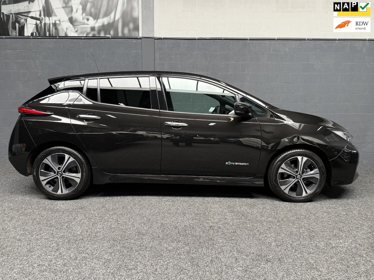 Nissan LEAF - N-Connecta 40 kWh BTW AUTO - AutoWereld.nl