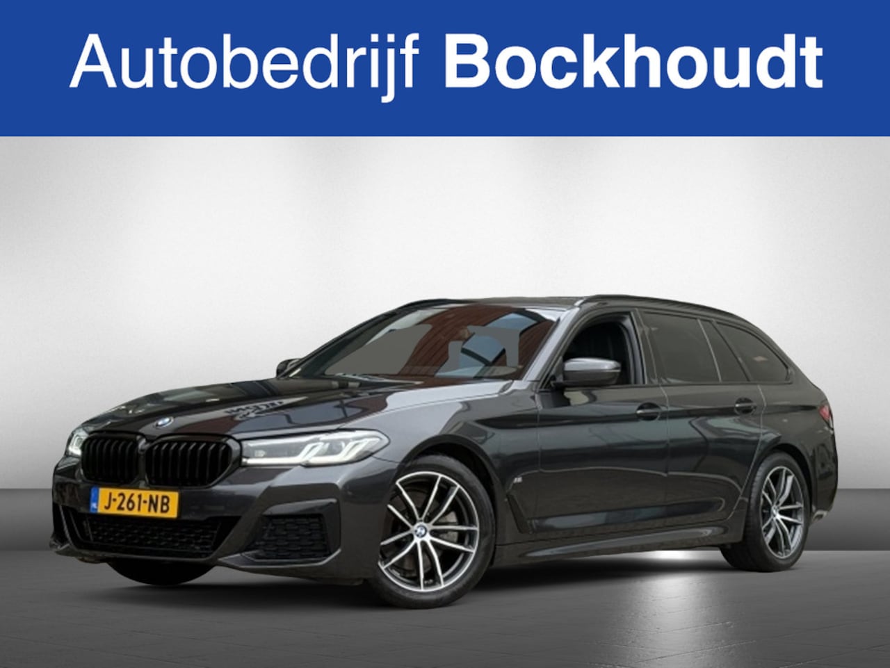 BMW 5-serie Touring - 520i High Executive | M-Sport | Leer | Camera - AutoWereld.nl